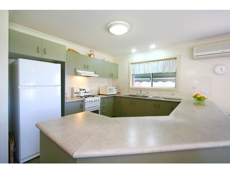 19 Sanderson Road, Kanahooka NSW 2530