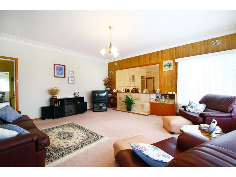 12 Luxor Street, Woonona NSW 2517