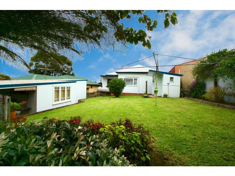 12 Luxor Street, Woonona NSW 2517