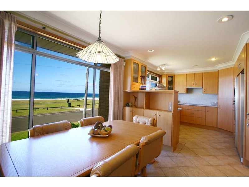 16 Little Lake Crescent, Warilla NSW 2528