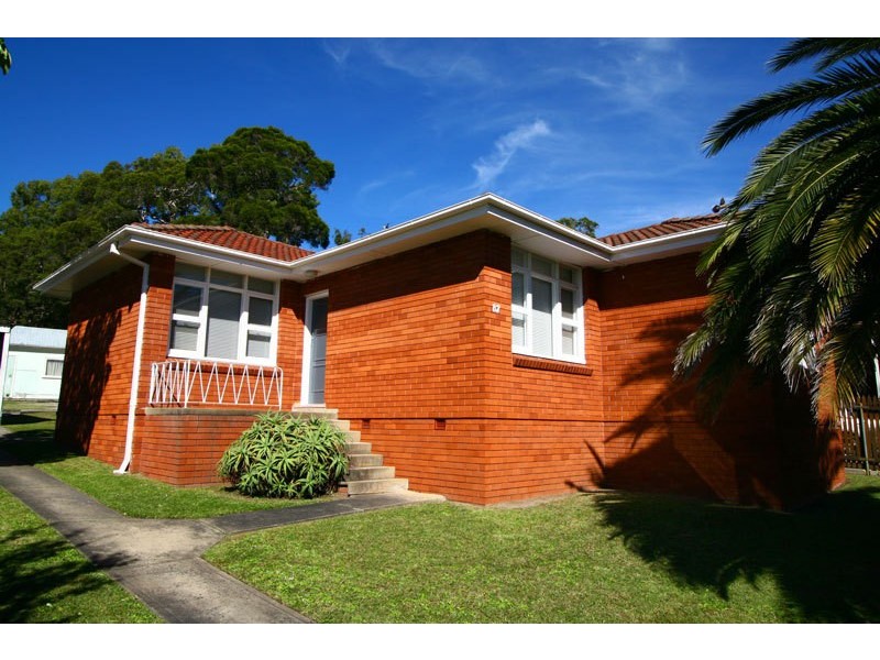 82 Lake Entrance Road, Oak Flats NSW 2529