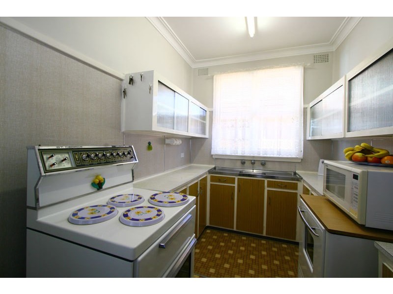 82 Lake Entrance Road, Oak Flats NSW 2529