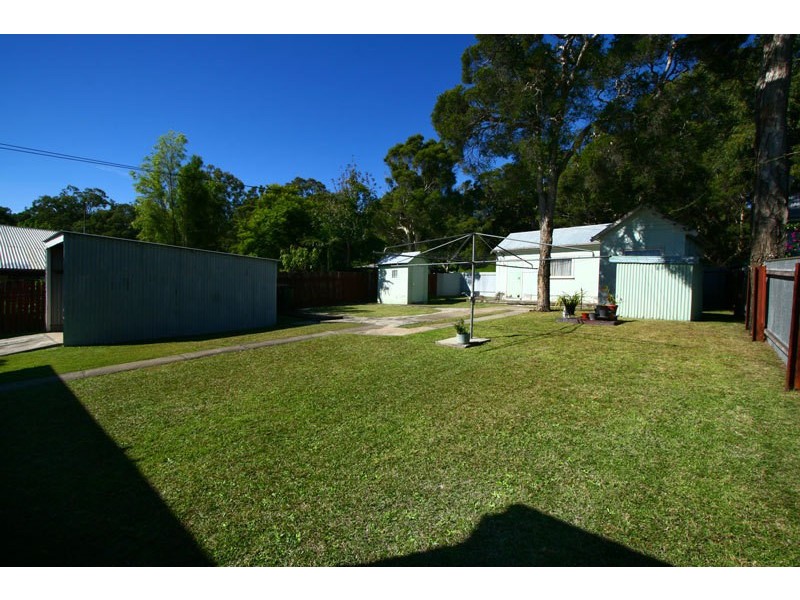 82 Lake Entrance Road, Oak Flats NSW 2529