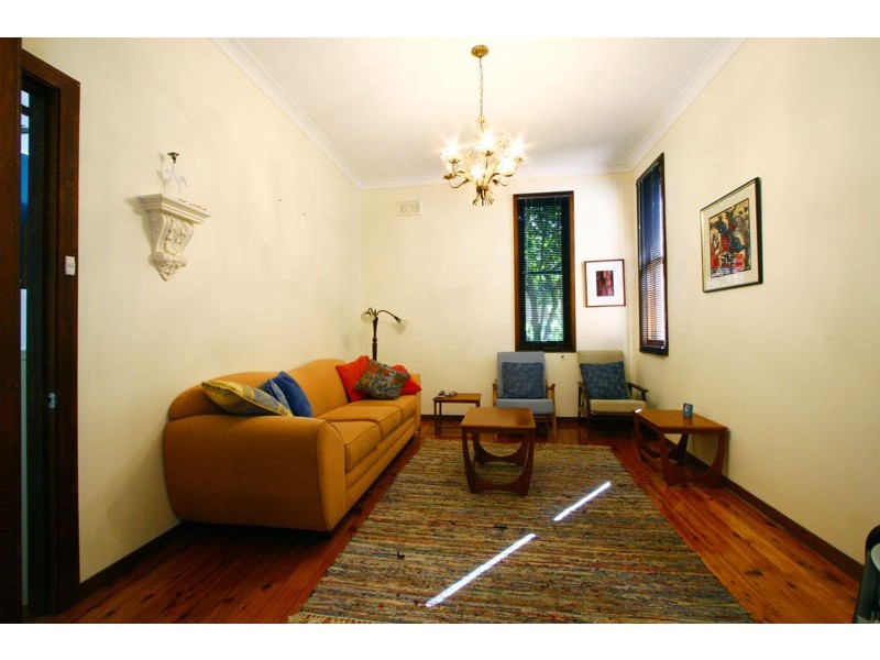 21 Alvan Parade, Mount Pleasant NSW 2519