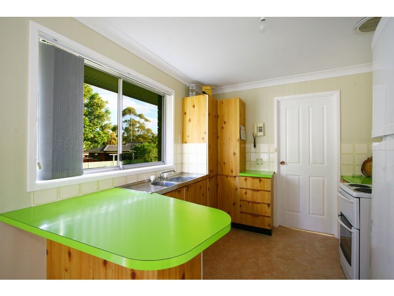 33 Coachwood Drive, Unanderra NSW 2526