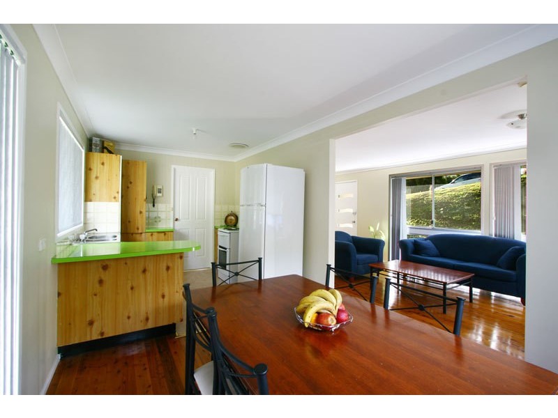 33 Coachwood Drive, Unanderra NSW 2526