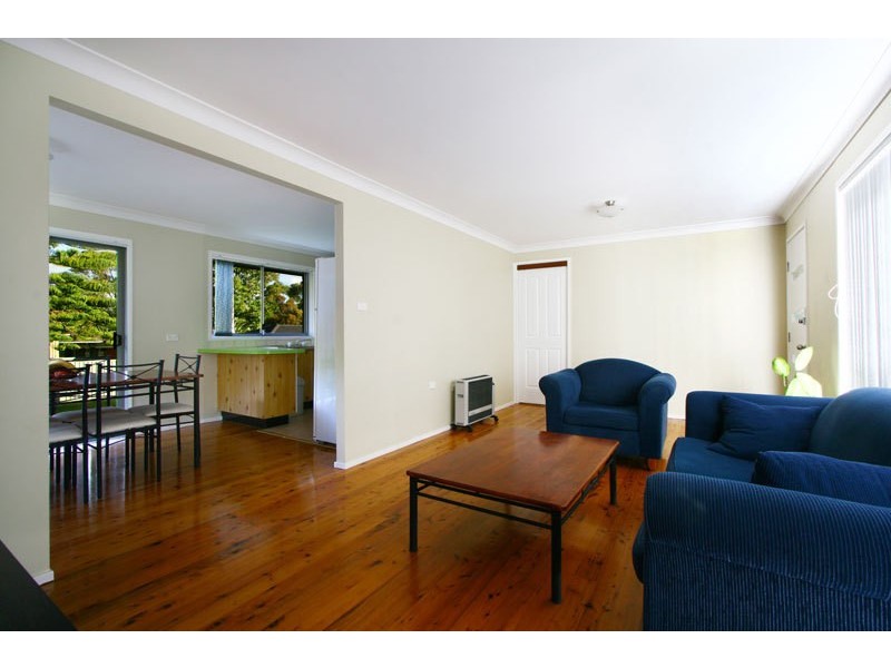 33 Coachwood Drive, Unanderra NSW 2526