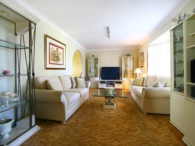 10 Carlon Crescent, Farmborough Heights NSW 2526