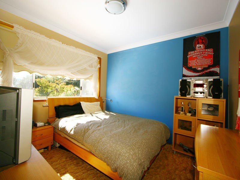 10 Carlon Crescent, Farmborough Heights NSW 2526