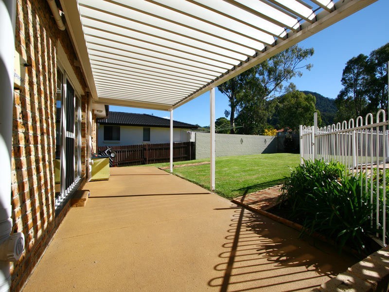 10 Carlon Crescent, Farmborough Heights NSW 2526