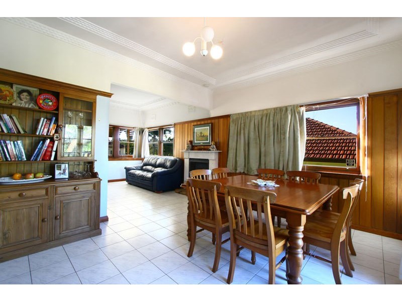 3 Henley Avenue, Wollongong NSW 2500