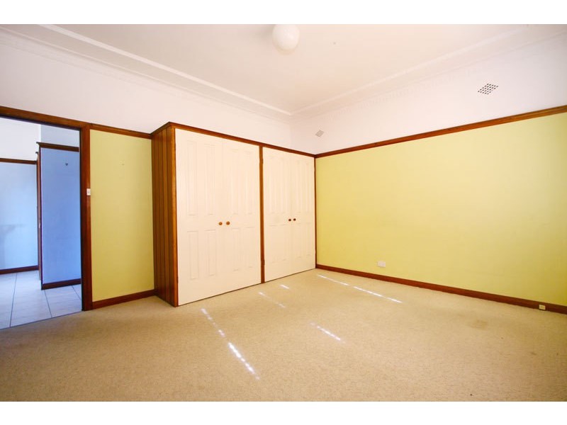 3 Henley Avenue, Wollongong NSW 2500