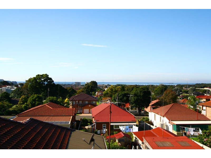 3 Henley Avenue, Wollongong NSW 2500