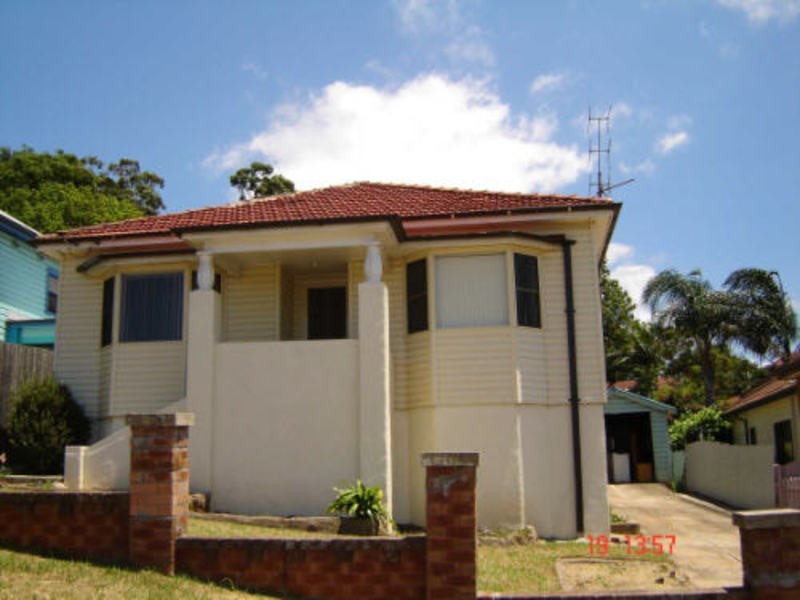 12 Harold Street, Coniston NSW 2500