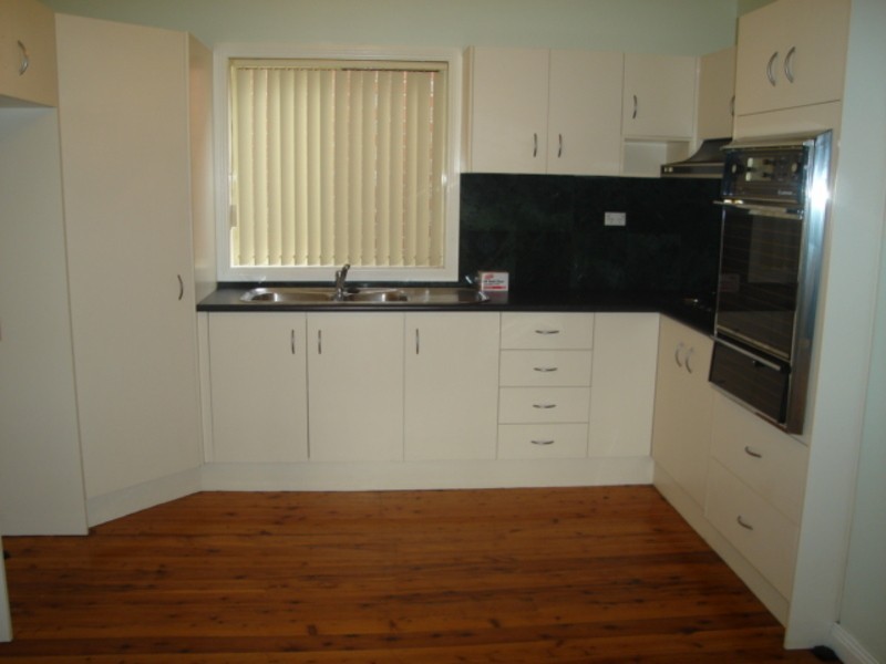 12 Harold Street, Coniston NSW 2500