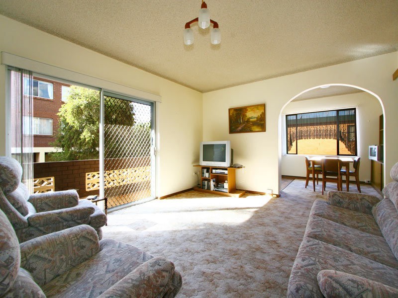 7/10 Myrtle Street, Coniston NSW 2500