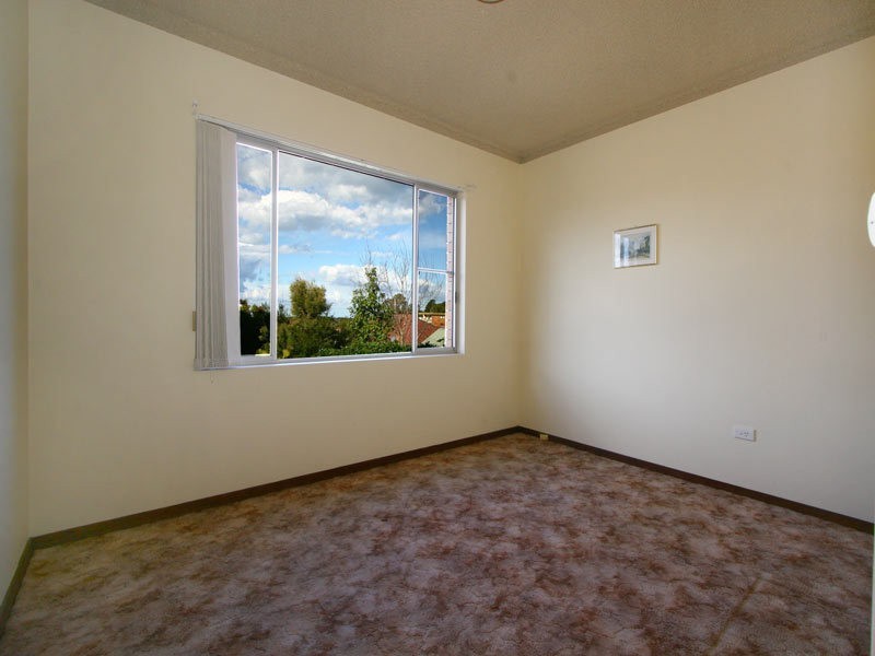 7/10 Myrtle Street, Coniston NSW 2500