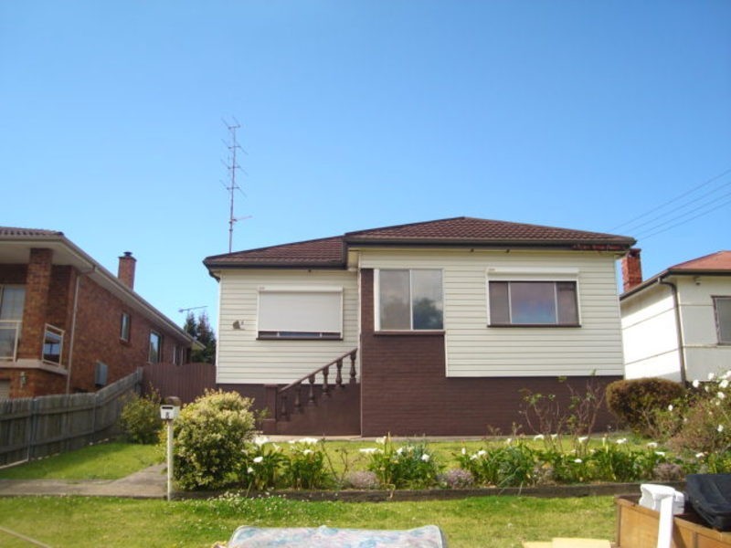 8 Third Avenue, Warrawong NSW 2502