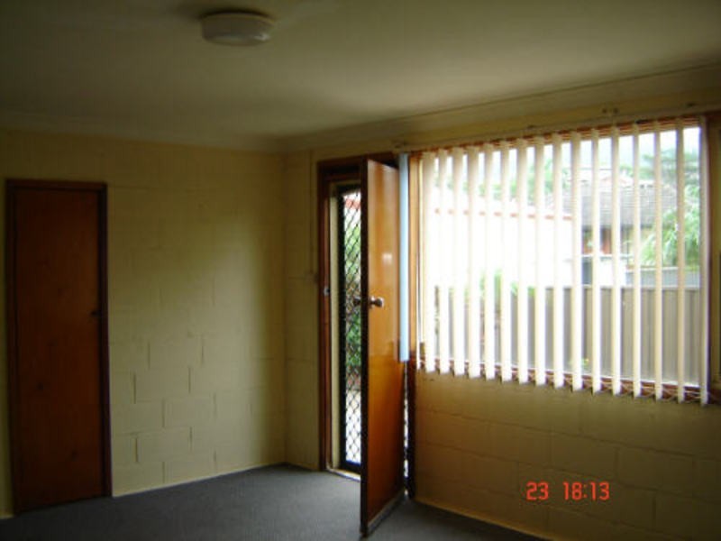 1/4 Hamilton Road, Thirroul NSW 2515