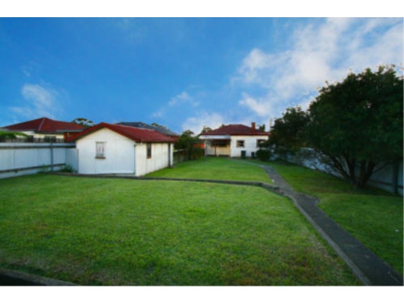 24 Ziems Ave, Towradgi NSW 2518
