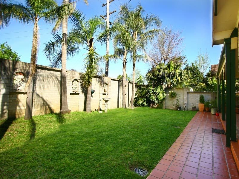 50 Yates Avenue, Mount Keira NSW 2500
