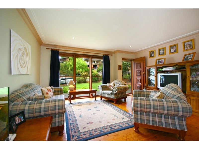 2 Valley Drive, Figtree NSW 2525