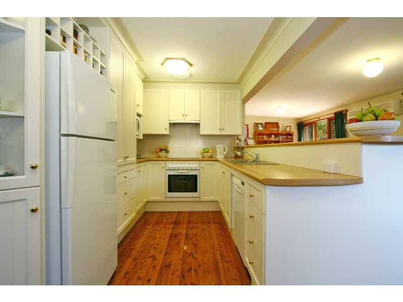 2 Valley Drive, Figtree NSW 2525