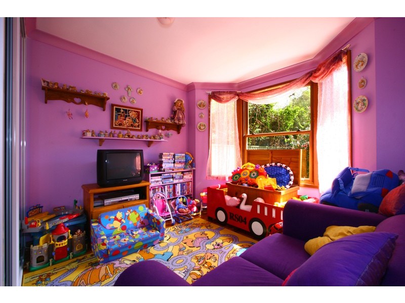 2 Valley Drive, Figtree NSW 2525