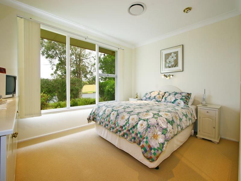 6 Lamerton Drive, Figtree NSW 2525