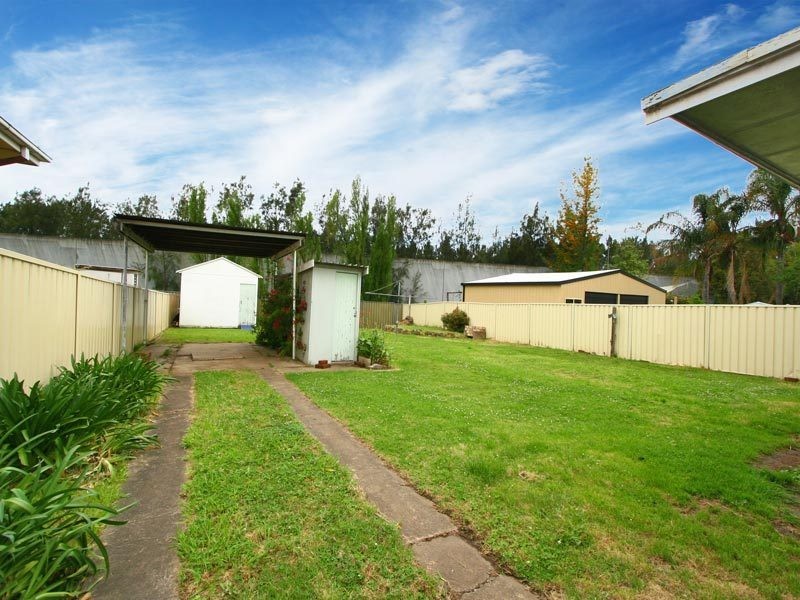 13 Brook Street, Dapto NSW 2530