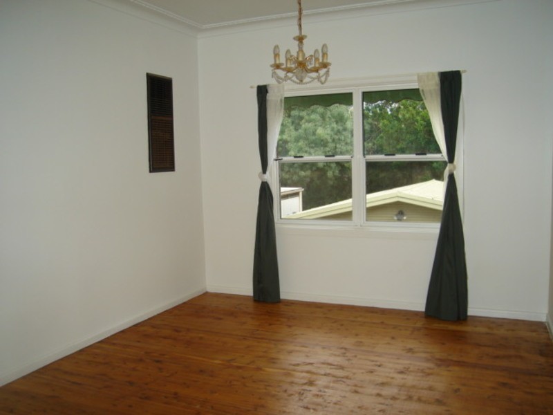 24 Byarong Avenue, Mangerton NSW 2500