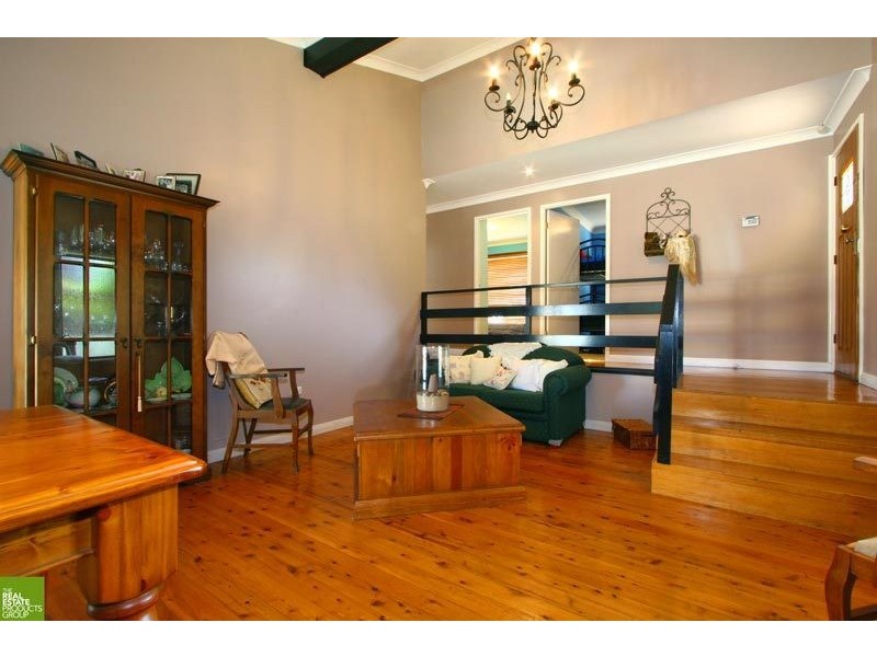 9 Carlon Crescent, Farmborough Heights NSW 2526