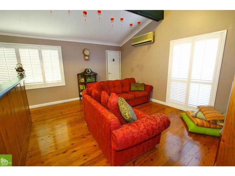 9 Carlon Crescent, Farmborough Heights NSW 2526