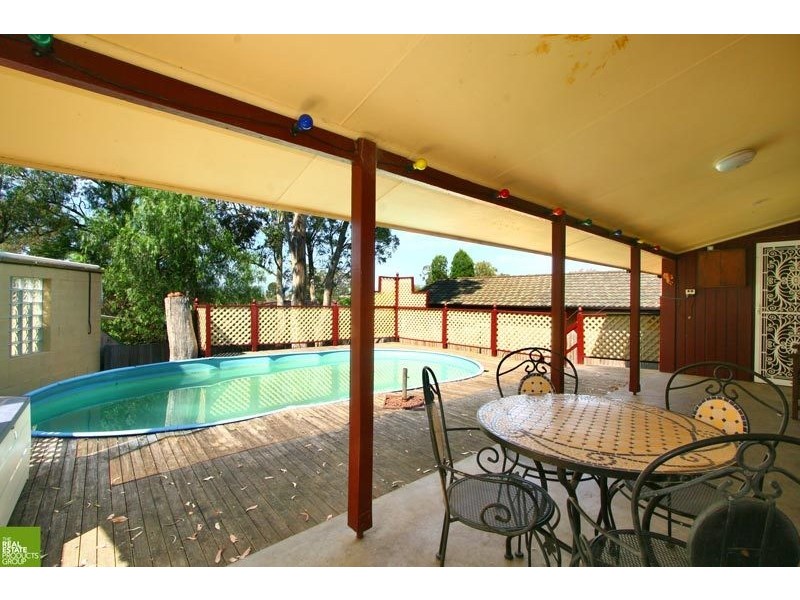 9 Carlon Crescent, Farmborough Heights NSW 2526