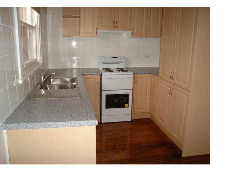 9 Henley Avenue, Wollongong NSW 2500