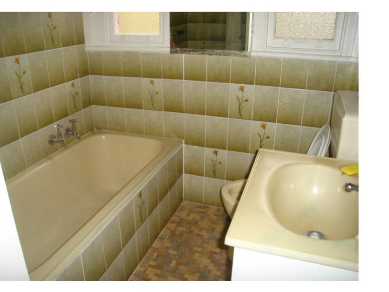 9 Henley Avenue, Wollongong NSW 2500