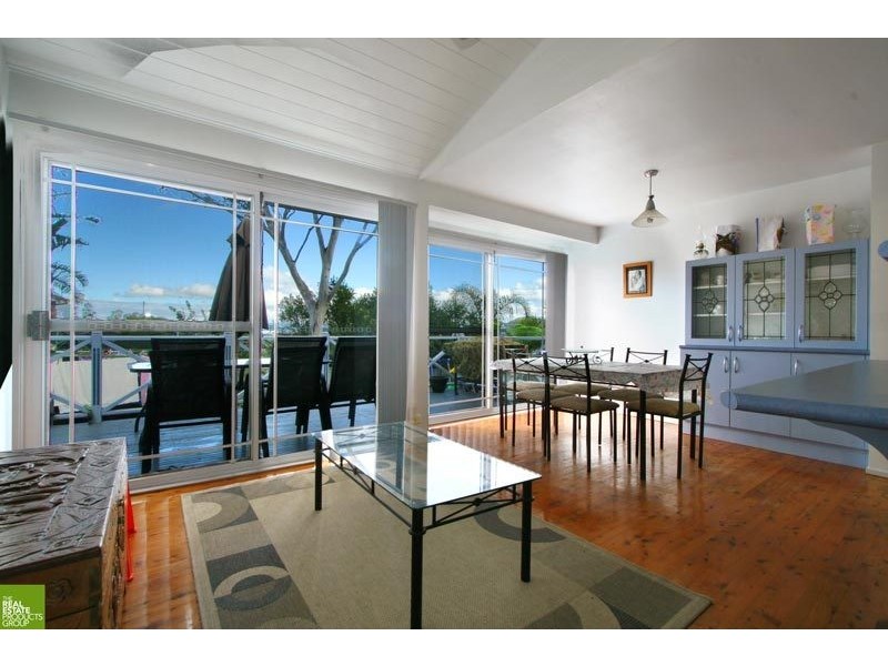 15 Lamerton Drive, Figtree NSW 2525