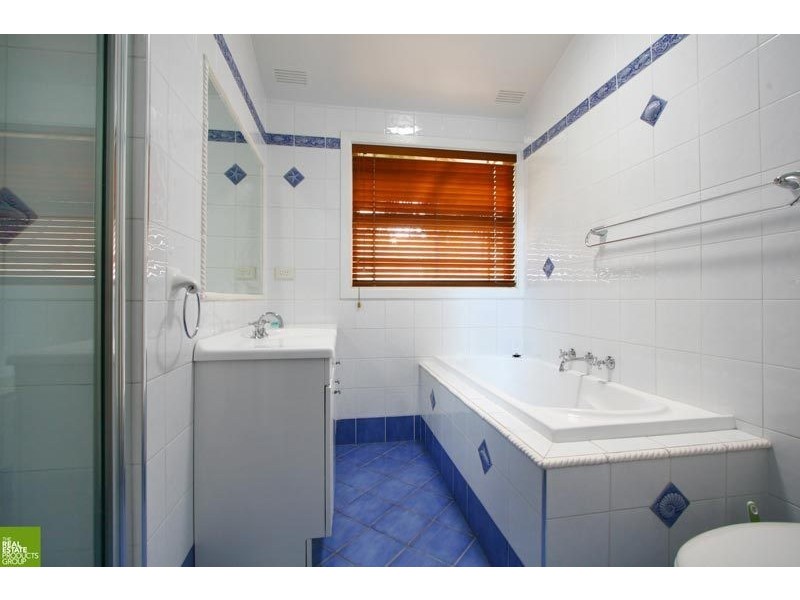 15 Lamerton Drive, Figtree NSW 2525