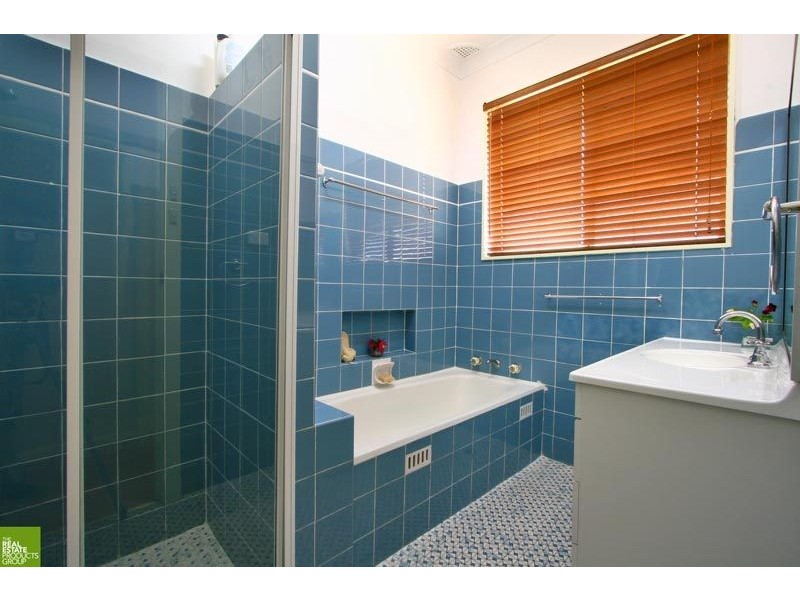 11 Hope Street, Fairy Meadow NSW 2519