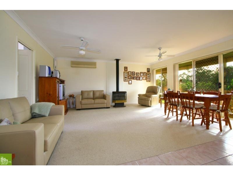 20 Loch Carron Avenue, Farmborough Heights NSW 2526