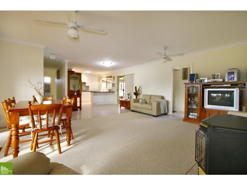 20 Loch Carron Avenue, Farmborough Heights NSW 2526