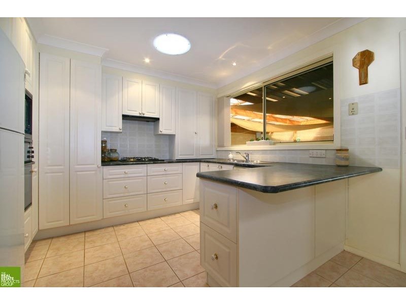 20 Loch Carron Avenue, Farmborough Heights NSW 2526