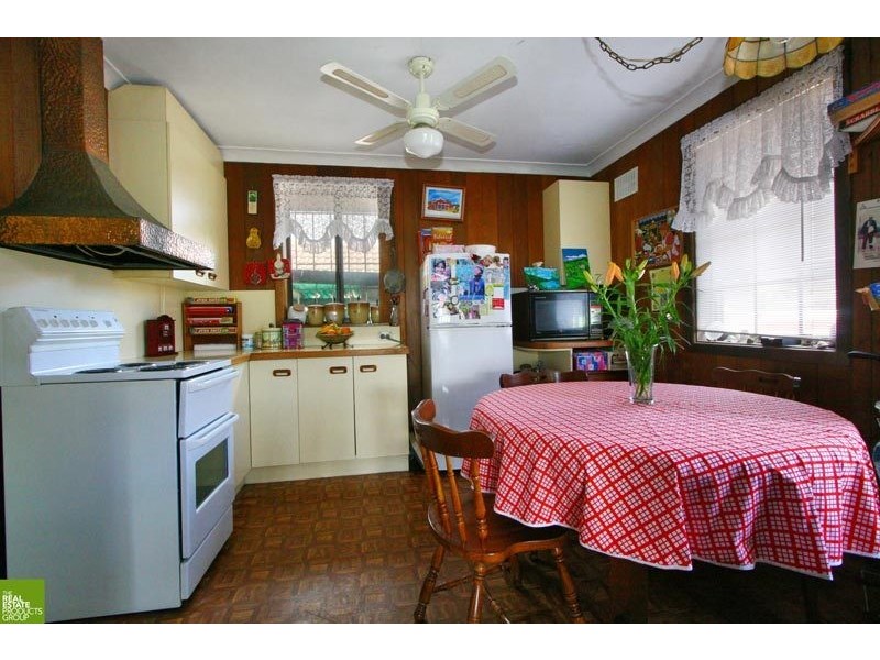 54 Burke Way, Berkeley NSW 2506