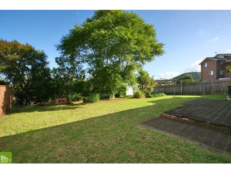 81 Staff Road, Unanderra NSW 2526