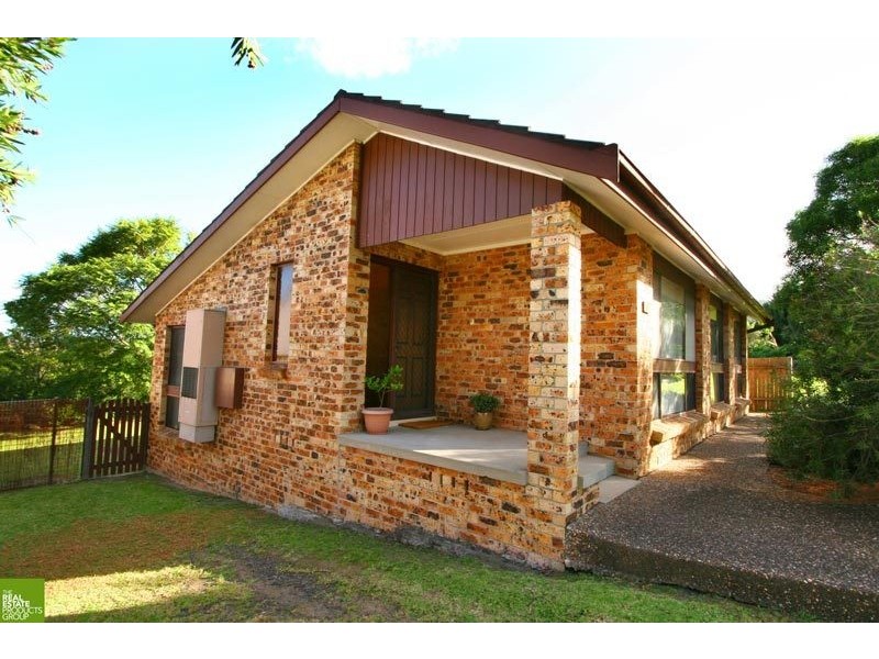 81 Staff Road, Unanderra NSW 2526