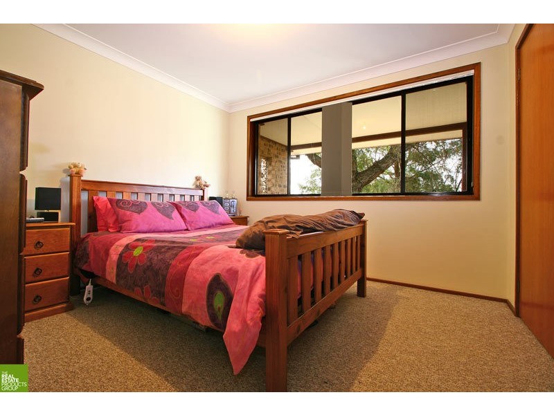 13 Woodlands Drive, Barrack Heights NSW 2528