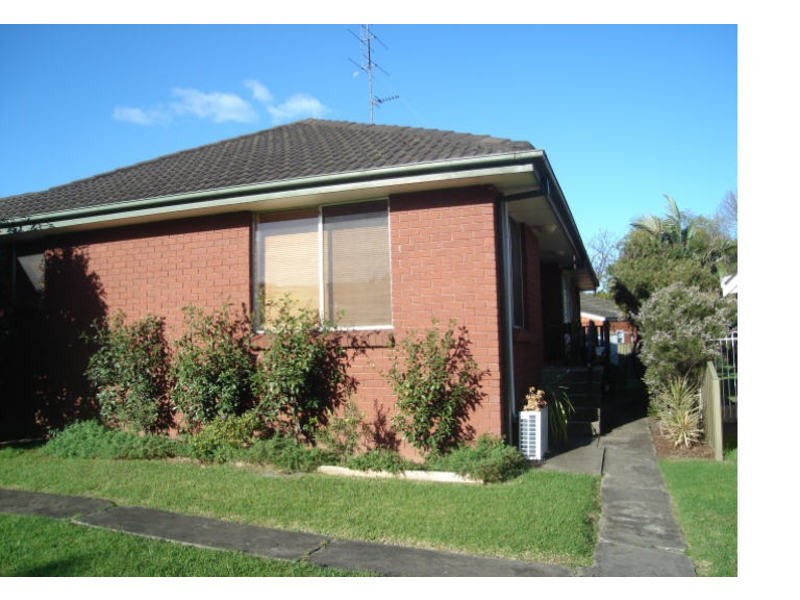 2/1 Cleverdon Cres, Figtree NSW 2525