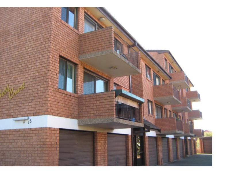 2/15 Kembla Street, Wollongong NSW 2500