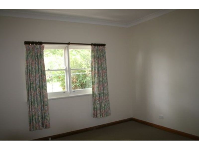 32 Ettalong Street, Wheeler Heights NSW 2097