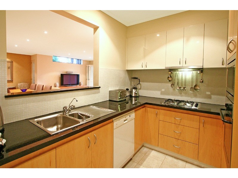 2/20 Golf Avenue, Mona Vale NSW 2103